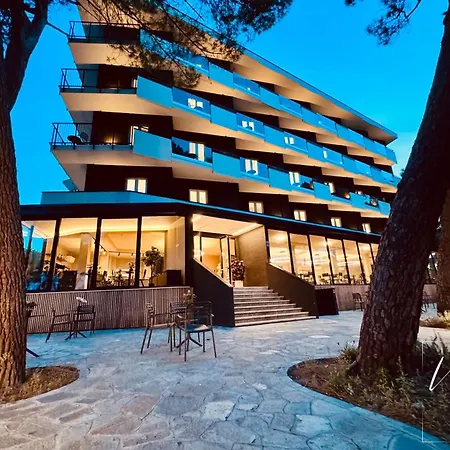 Noir - Free Brunch & Breakfast Until 13-00 - Vicinissimi A Mirabilandia 4*