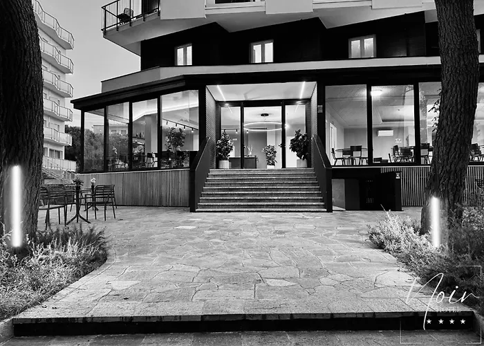 Hotel Noir - Free Brunch & Breakfast Until 13-00 - Vicinissimi A Mirabilandia