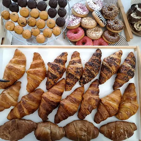 Noir - Free Breakfast & Brunch Until 13-00 - Vicinissimi A Mirabilandia