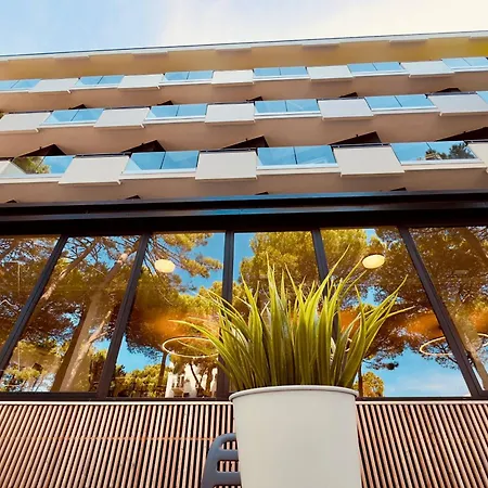 Noir - Free Brunch & Breakfast Until 13-00 - Vicinissimi A Mirabilandia Milano Marittima