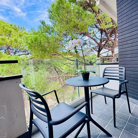 Noir - Free Breakfast & Brunch Until 13-00 - Vicinissimi A Mirabilandia Μιλάνο Μαριτίμα