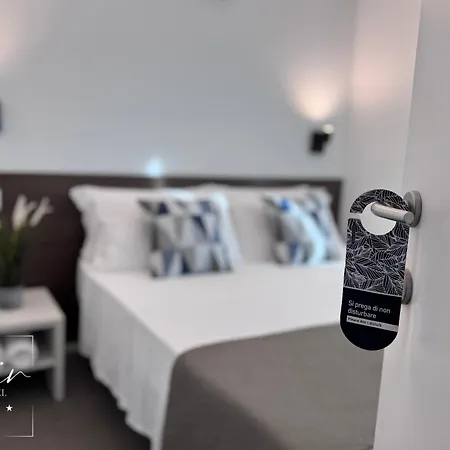 호텔 Noir - Free Brunch & Breakfast Until 13-00 - Vicinissimi A Mirabilandia 4*