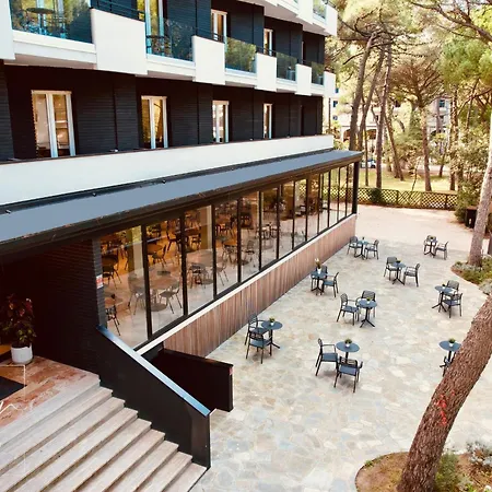 Noir - Free Brunch & Breakfast Until 13-00 - Vicinissimi A Mirabilandia 4* Milano Marittima
