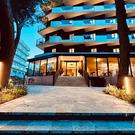 Ξενοδοχείο Noir - Free Breakfast & Brunch Until 13-00 - Vicinissimi A Mirabilandia