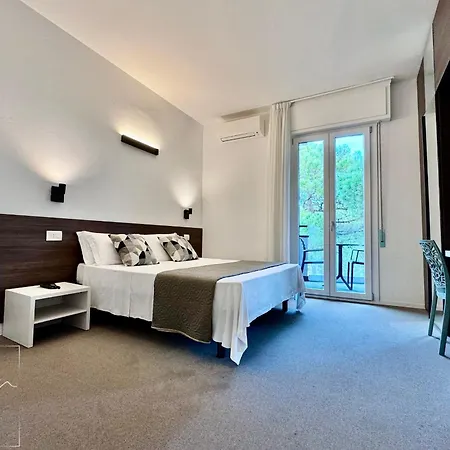 Ξενοδοχείο Noir - Free Brunch & Breakfast Until 13-00 - Vicinissimi A Mirabilandia Μιλάνο Μαριτίμα