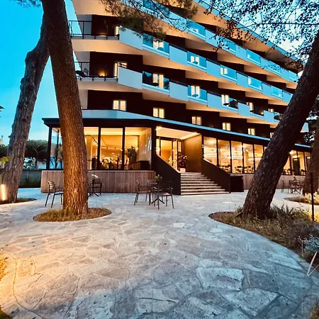 Ξενοδοχείο Noir - Free Brunch & Breakfast Until 13-00 - Vicinissimi A Mirabilandia Μιλάνο Μαριτίμα