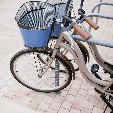 Noir - Free Brunch & Breakfast Until 13-00 - Vicinissimi A Mirabilandia 밀라노마리티마