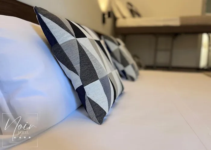 Noir - Free Brunch & Breakfast Until 13-00 - Vicinissimi A Mirabilandia ميلانو ماريتيما