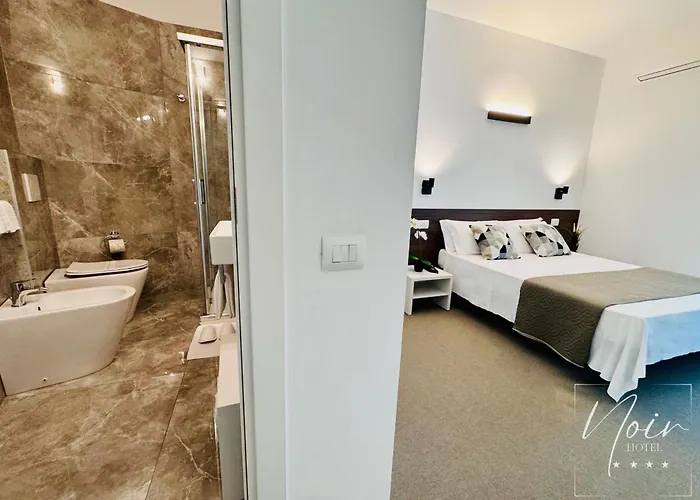 Noir - Free Brunch & Breakfast Until 13-00 - Vicinissimi A Mirabilandia ホテル ミラノ・マリッティマ