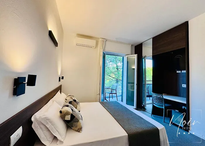 Hotel Noir - Free Brunch & Breakfast Until 13-00 - Vicinissimi A Mirabilandia