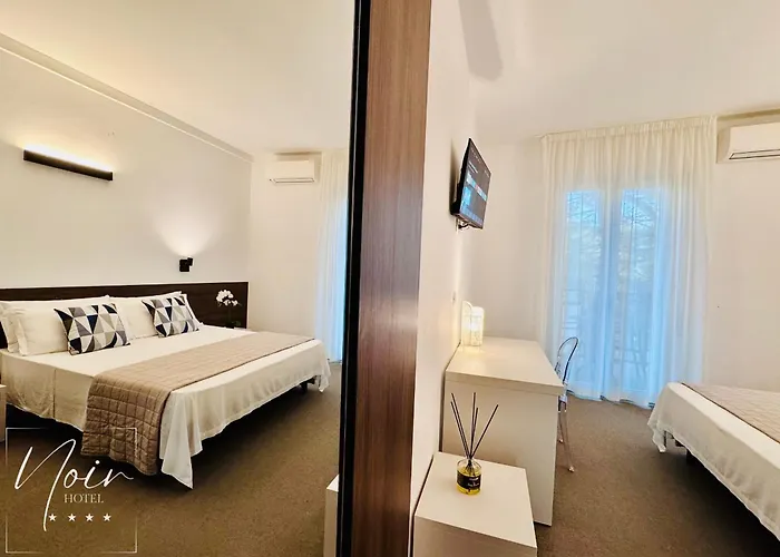 Noir - Free Brunch & Breakfast Until 13-00 - Vicinissimi A Mirabilandia 4* ميلانو ماريتيما