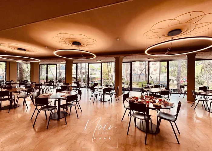 ホテル Noir - Free Brunch & Breakfast Until 13-00 - Vicinissimi A Mirabilandia ミラノ・マリッティマ