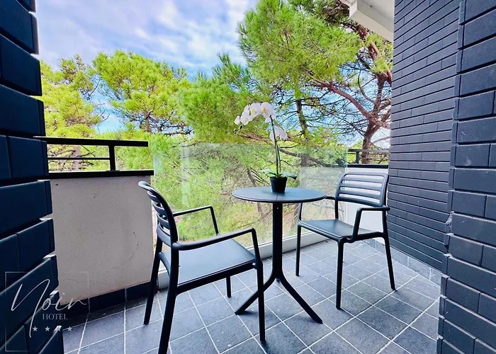 Noir - Free Brunch & Breakfast Until 13-00 - Vicinissimi A Mirabilandia 4* Milano Marittima