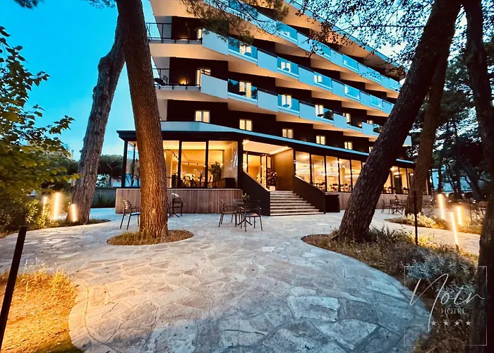 Hotel Noir - Free Brunch & Breakfast Until 13-00 - Vicinissimi A Mirabilandia Milano Marittima